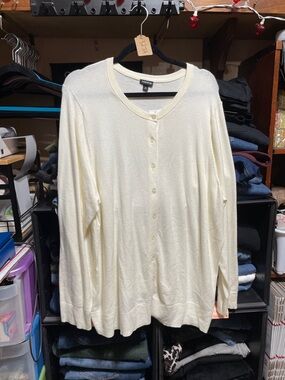 #327a size 3 Torrid NWT Cream Button-Front everyday soft crew Cardigan Sweater